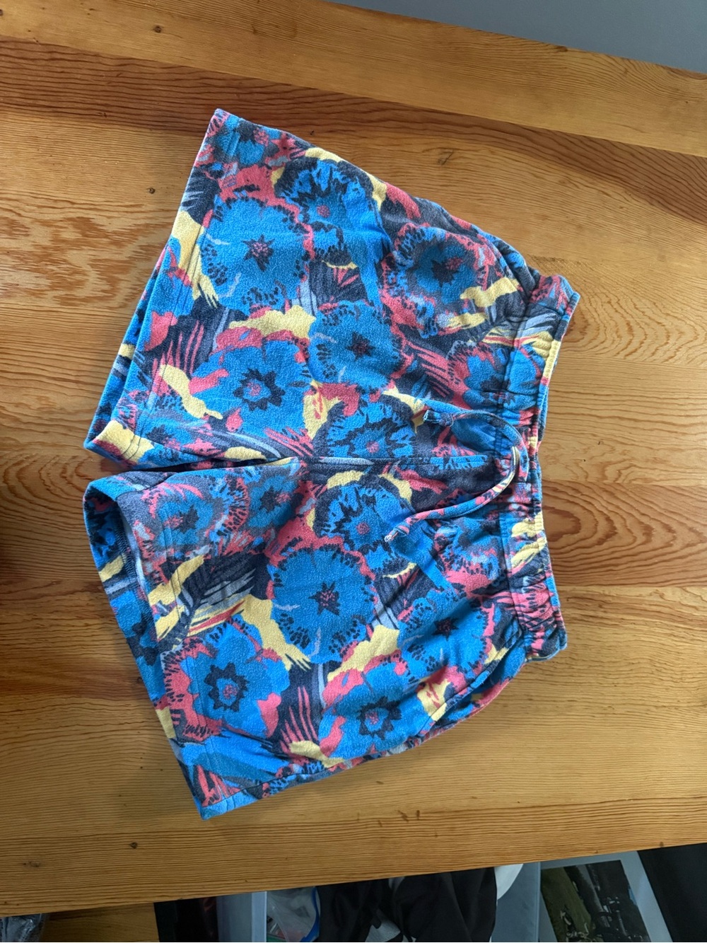 chubbies Bright Blue Floral Athletic Shorts with Pink & Yellow